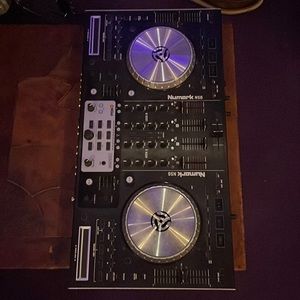 Numark NS6 Four channel mixer with midi capabilities power cord included.